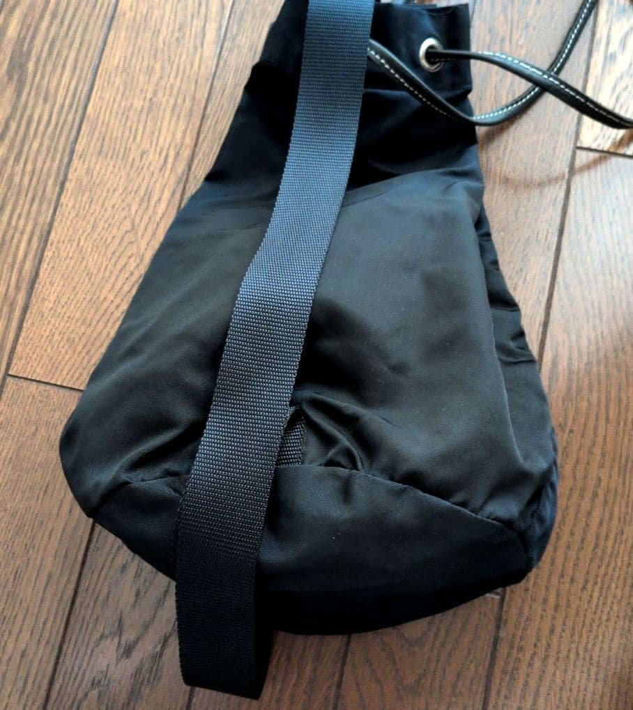 美品 PRADA 黒　ナイロン巾着 ボンサック リュック　ショルダーバッグ