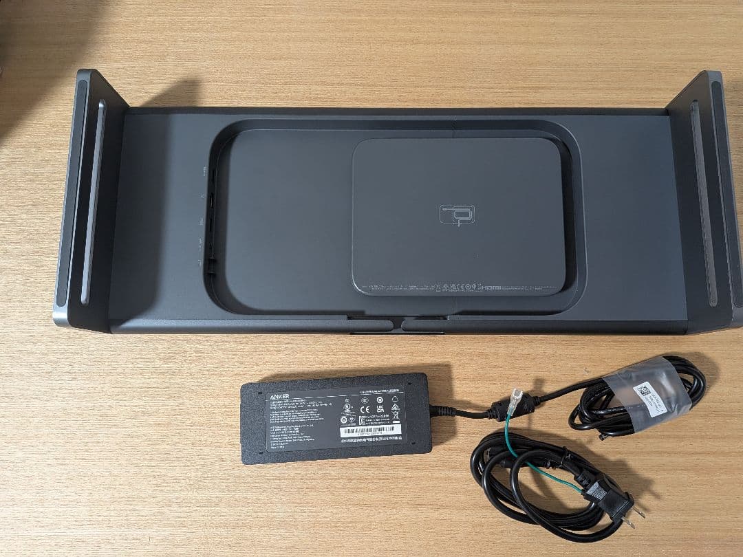 【美品】Anker 675 (12-in-1, Monitor Stand)