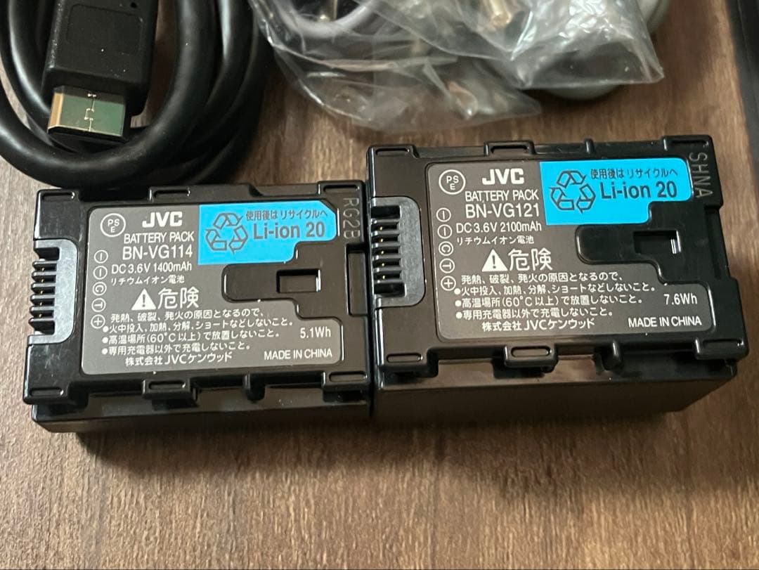 JVC GZ-E565-N フルHD Everio ビデオカメラ 本体