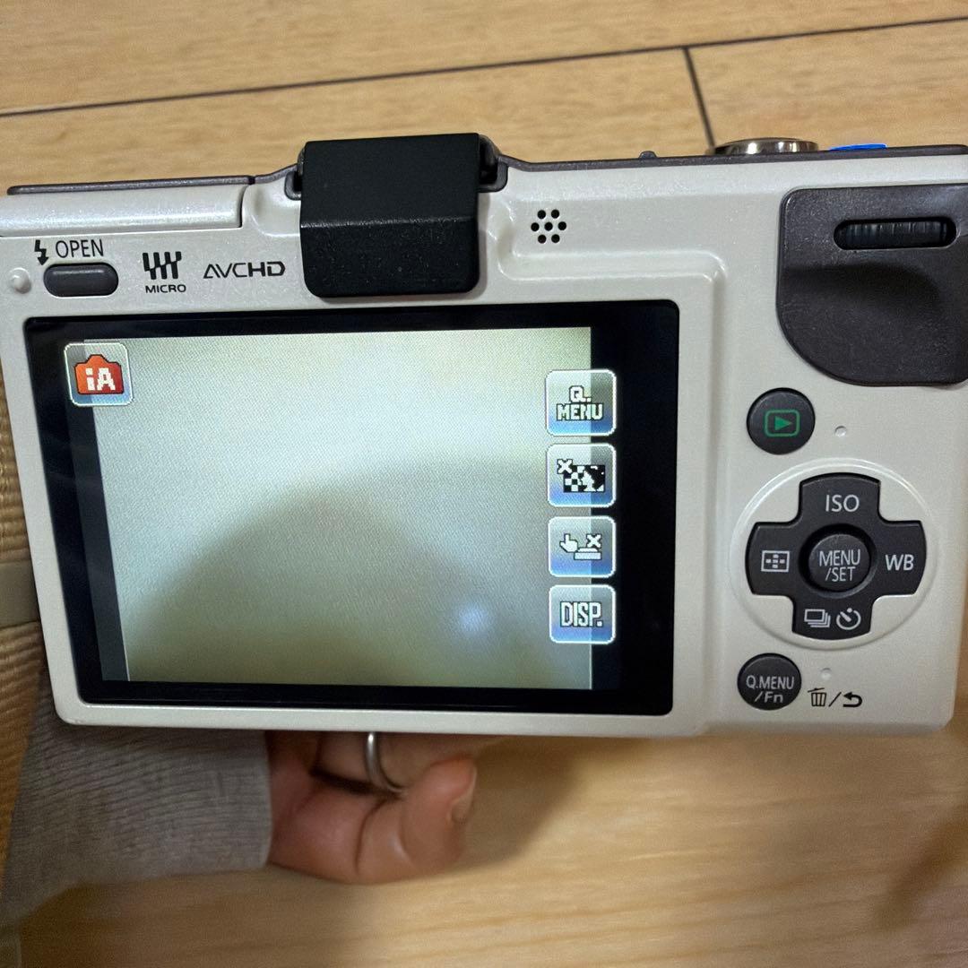 Panasonic LUMIX GF2 ダブルレンズキット ホワイト