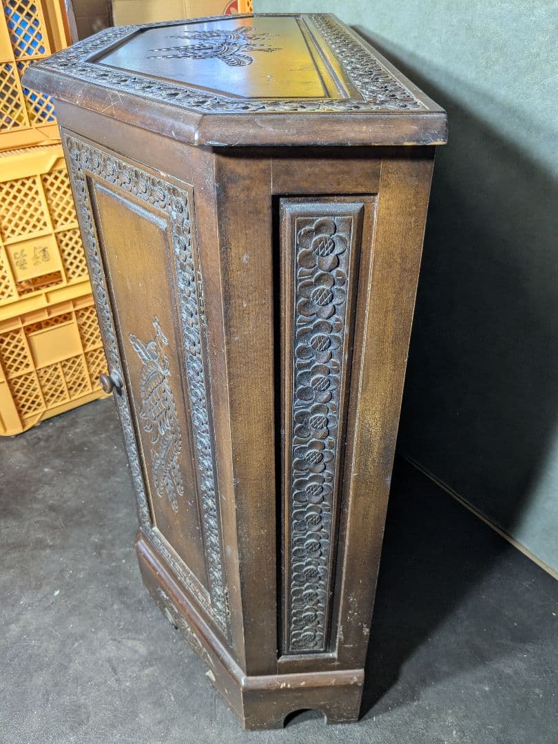 (S) 木彫刻　引き出し　4段　アンティーク　レトロ