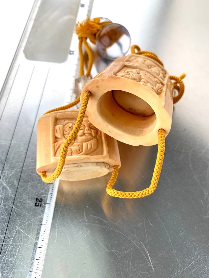 印籠　翁・仙人の文様　瓢箪の根付け　アンティーク　工芸品