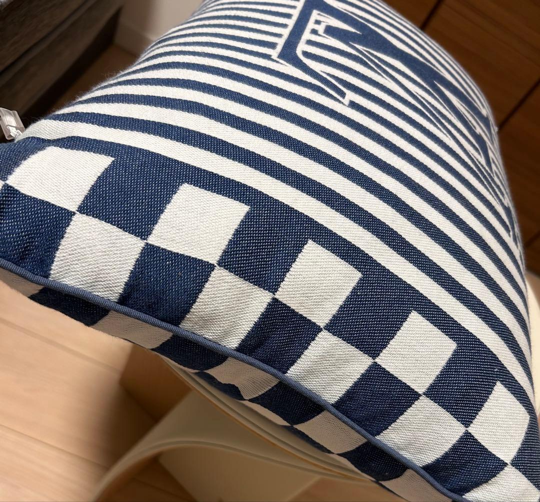 Louis Vuitton ストライプクッション