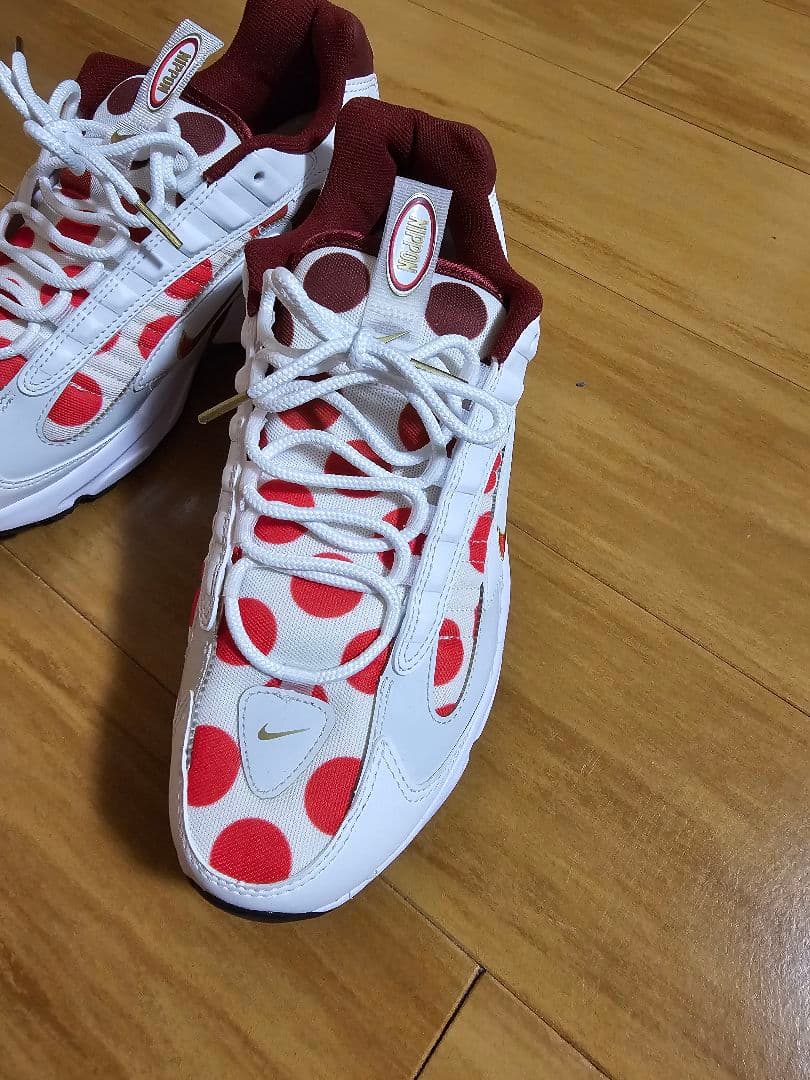 Nike ドット柄 ランニングシューズ、サイズ30センチ