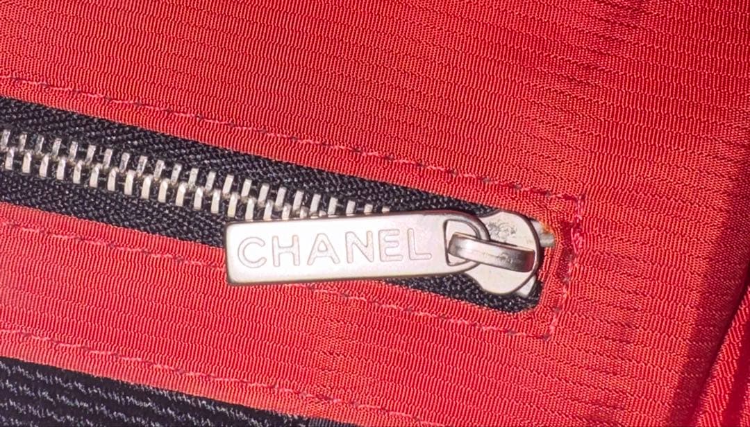 CHANEL の旧トラベルライントートバッグ　ブラック