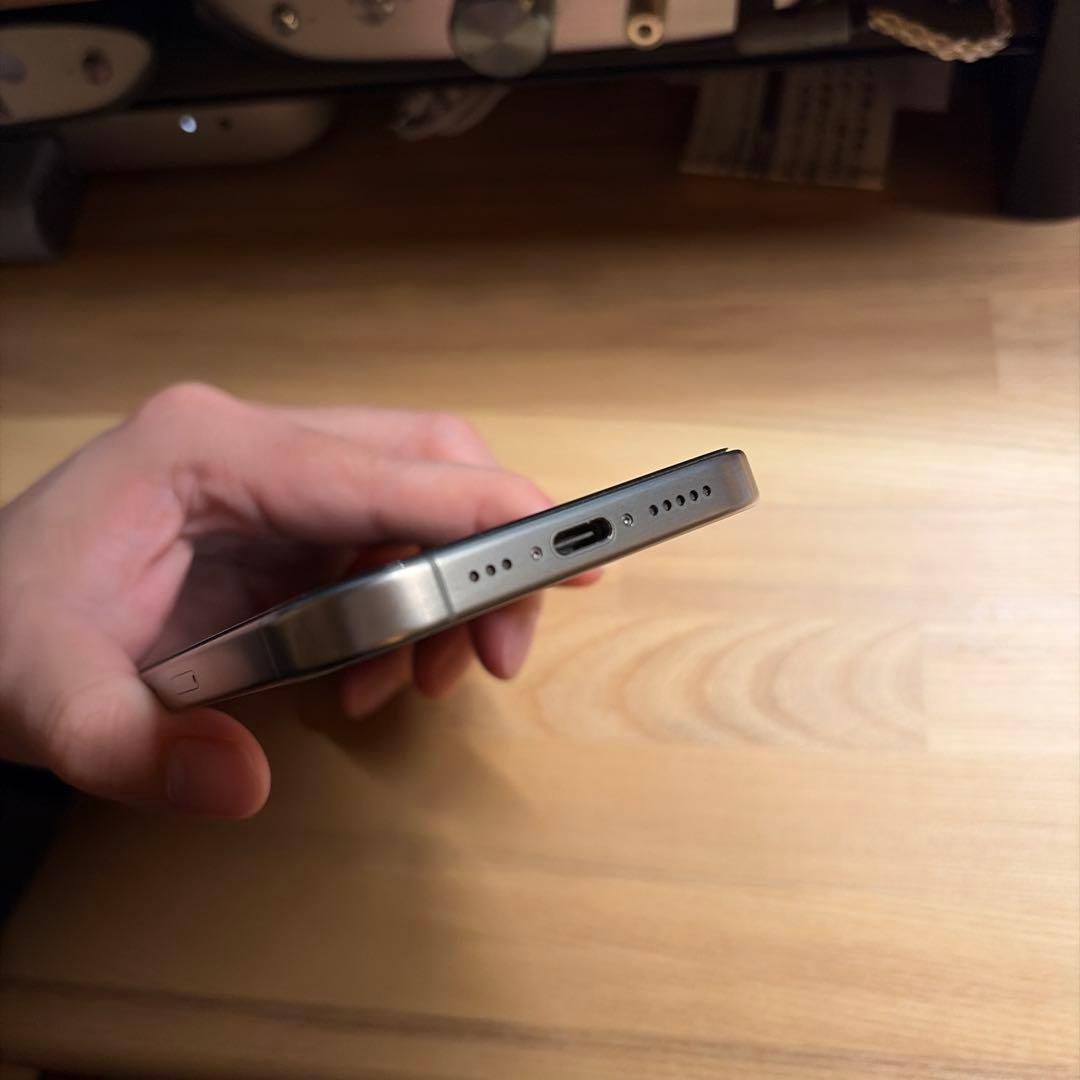 【残量98%】iPhone 15 Pro 512GB / ナチュラルチタニウム