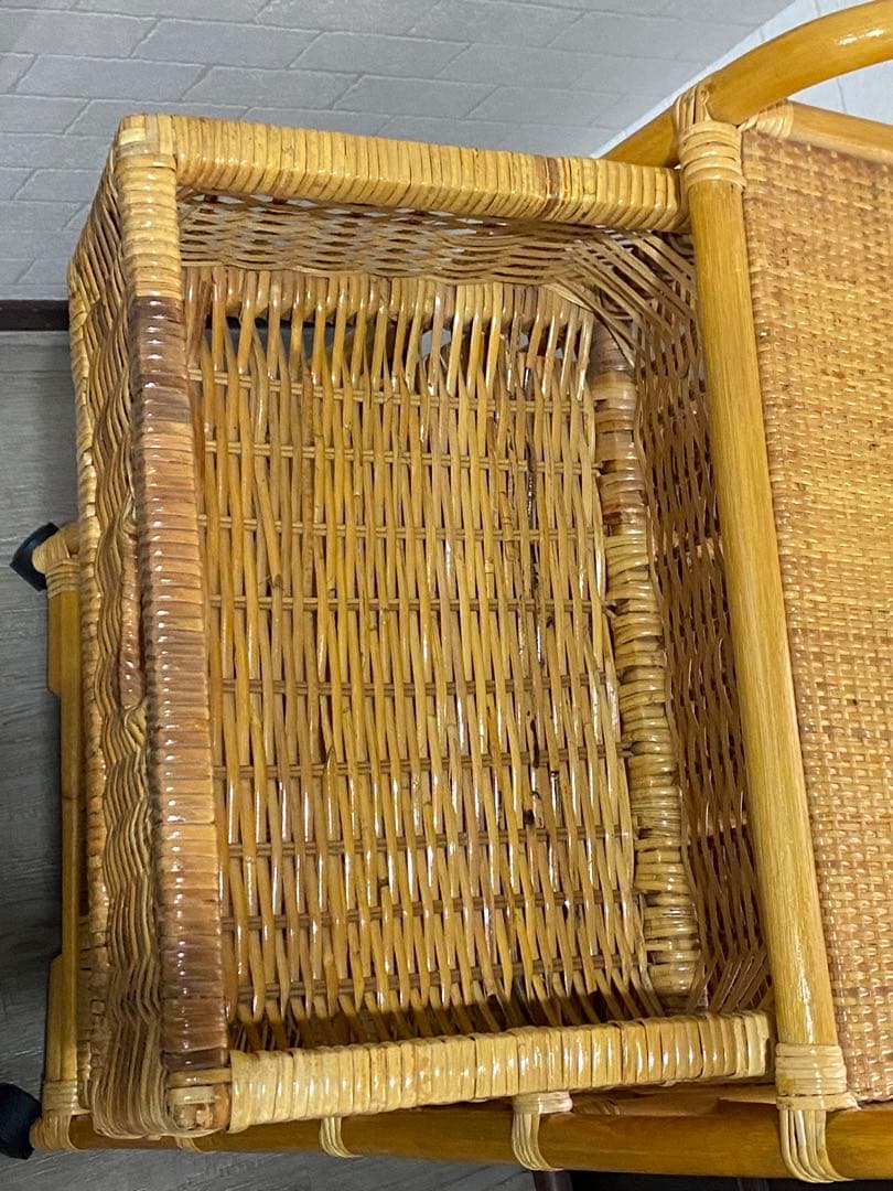 ラタン4段チェスト キャスター付き アンティーク収納 インテリア 脱衣籠 レトロ