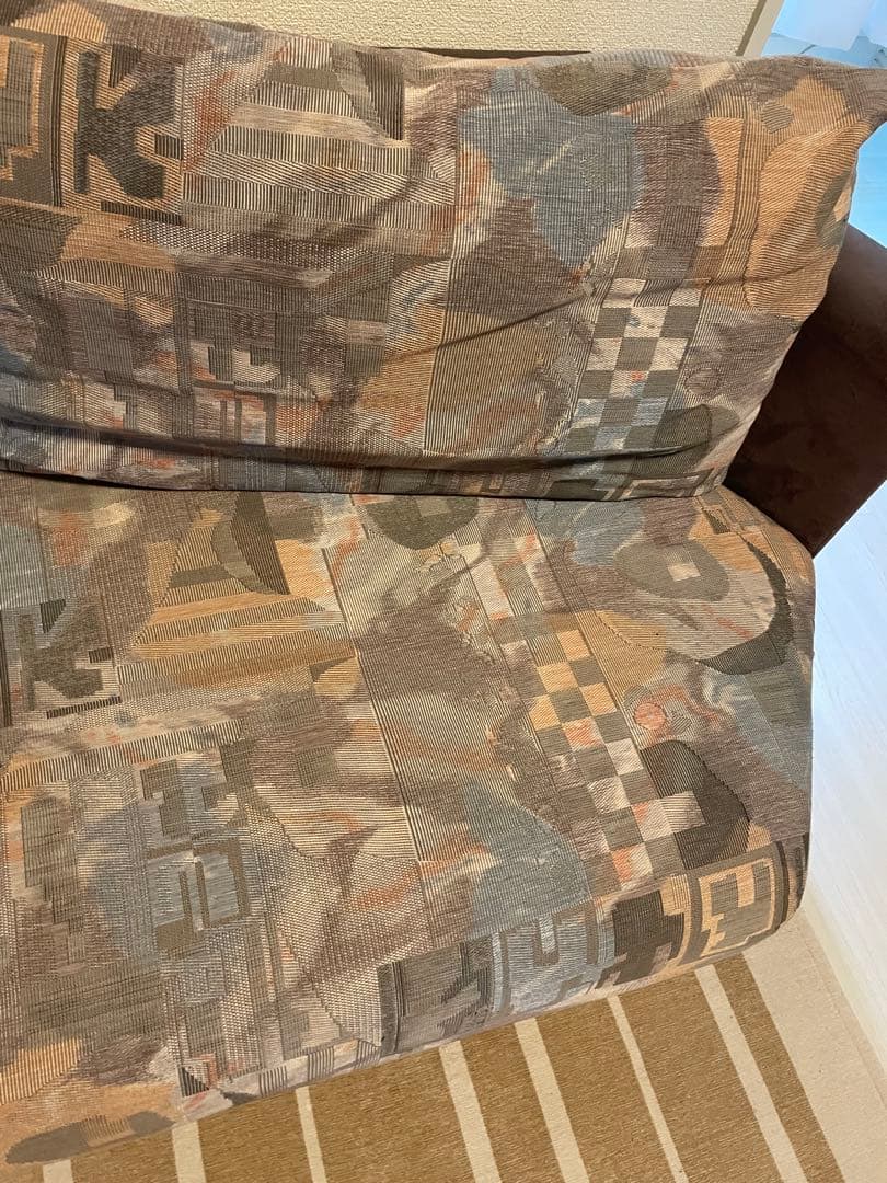 引き取り限定！ 抽象パターン ファブリック 2人掛けソファ