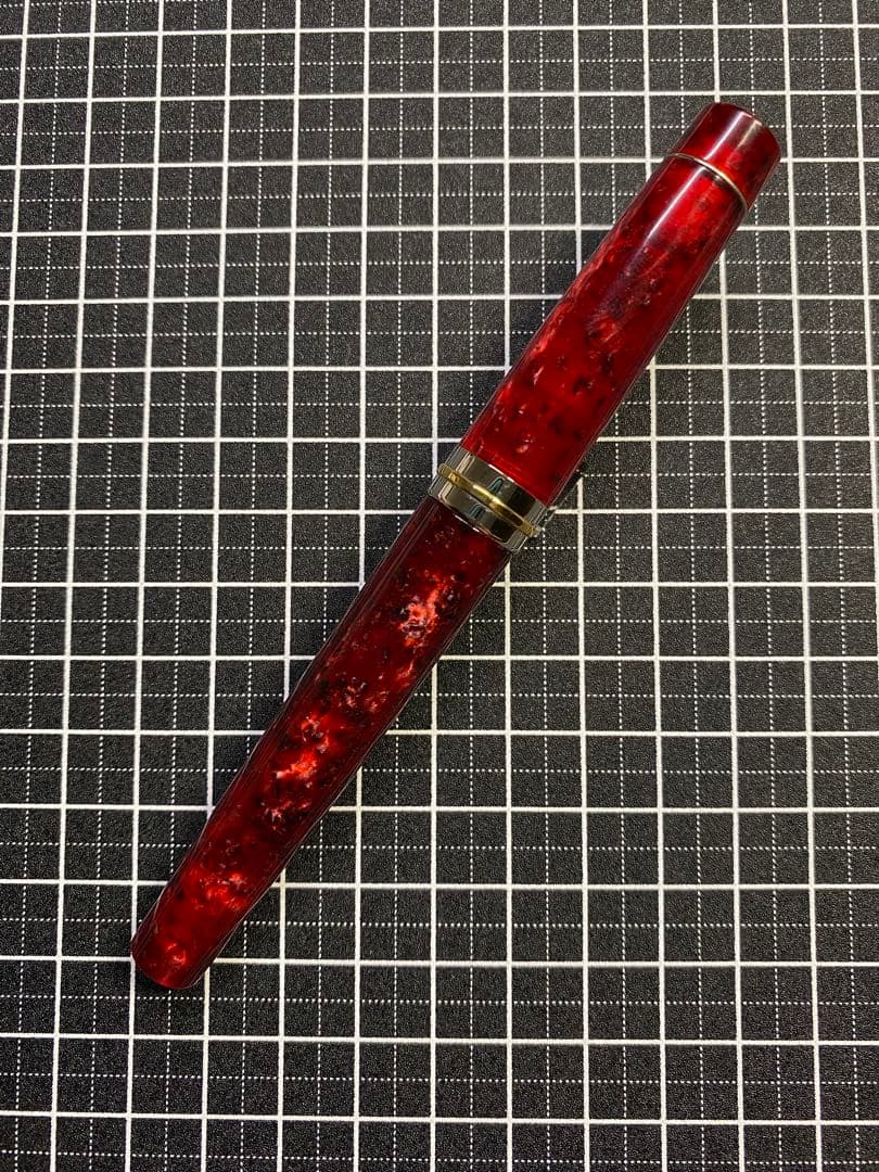 DELTA VINTAGE collection Red 万年筆　字幅M