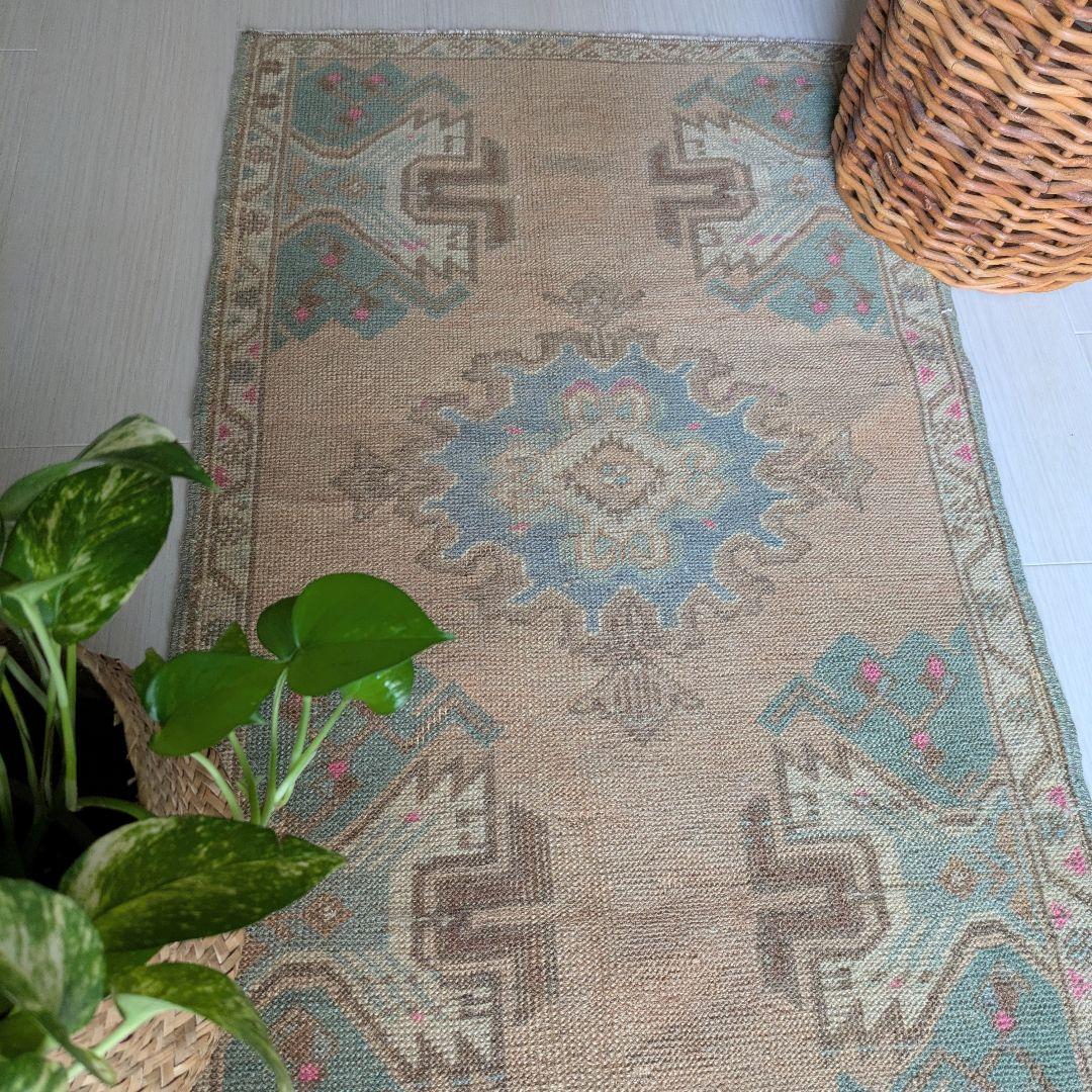 52×88 メダリオン　オレンジベージュ　トルコヴィンテージラグ　ミニサイズ