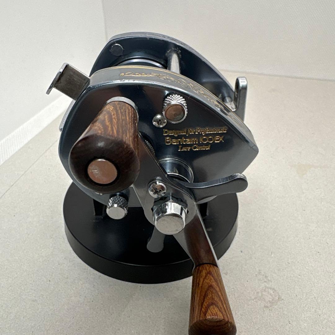 シマノバンタム100ＥＸベイトリール メタルボディ 木製ハンドル