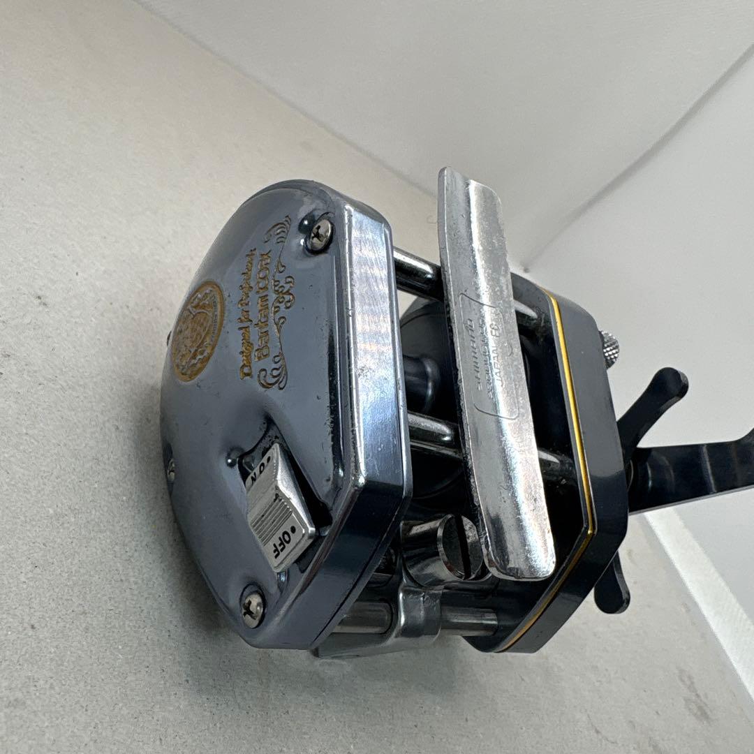 シマノバンタム100ＥＸベイトリール メタルボディ 木製ハンドル