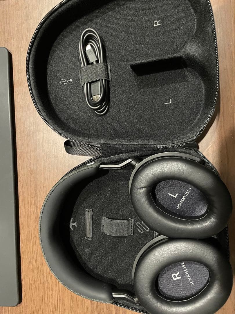 ヘッドホン Sennheiser momentum 4 wireless