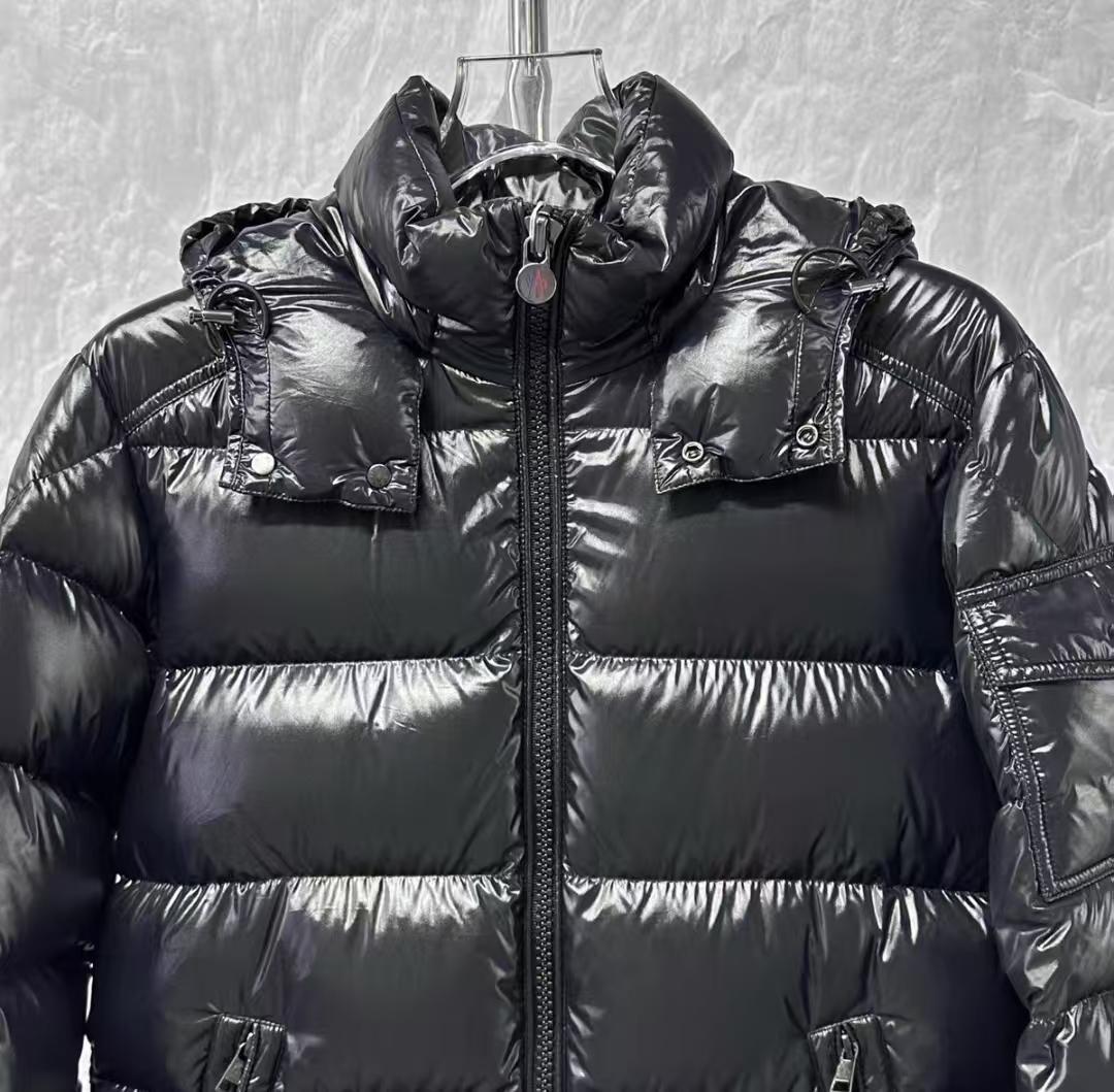 moncler 光沢のあるブラックダウンジャケット サイズ4