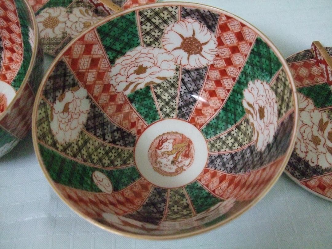 ★古美術品・古伊万里 金蘭手 蓋物碗 茶碗５客組 牡丹・吉祥文 木箱入り