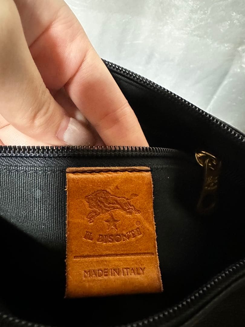 イルビゾンテ 三日月 ショルダーバッグ　黒　ブラック