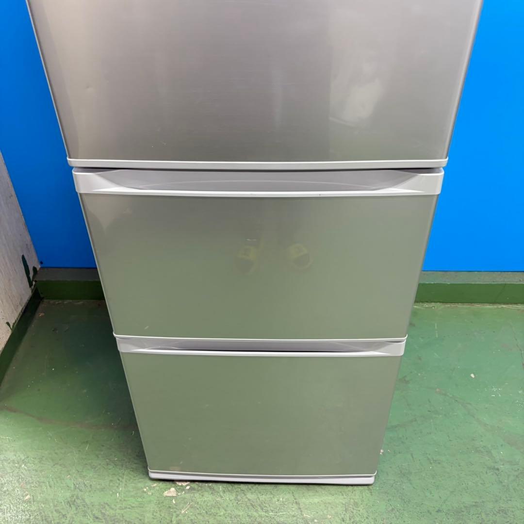 702 東芝大型冷蔵庫　300L強　小型　一人暮らし　右開き　自動製氷　シルバー