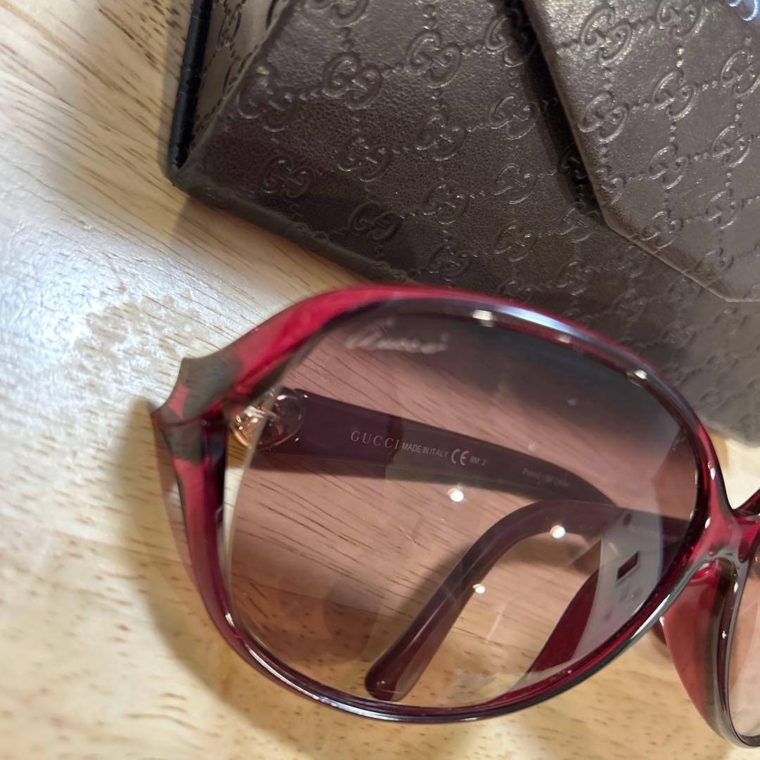 大幅お値下げ！GUCCI ラウンド サングラス レッド ケース付き