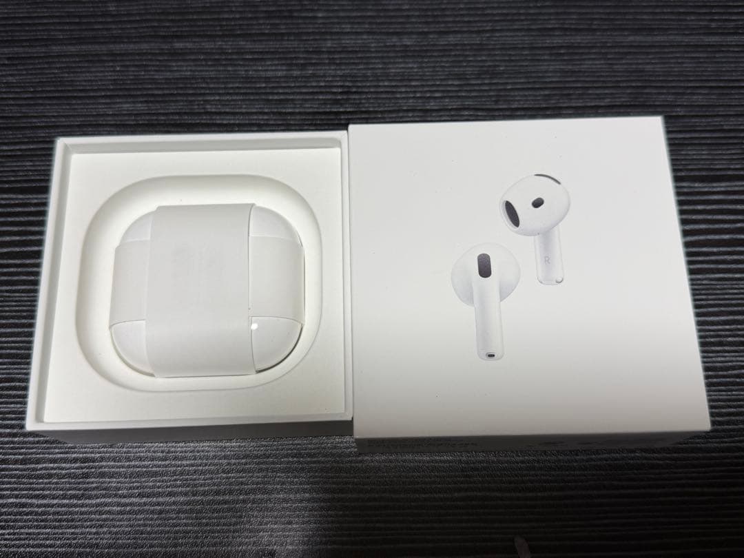 Apple AirPods 4 ノイズキャンセル搭載モデル