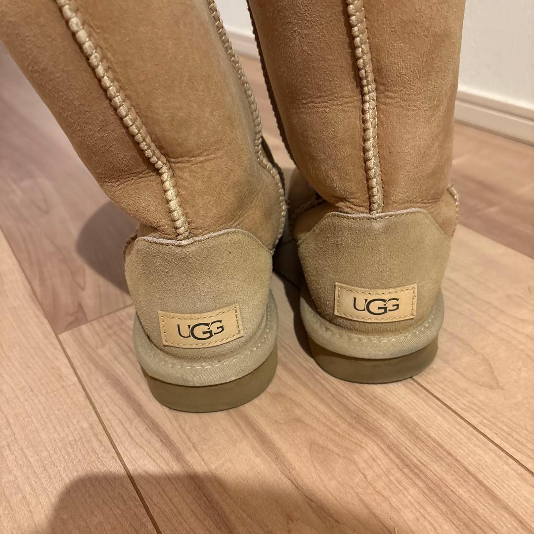 ち*み様 1回着用のみ！公式ショップ購入UGG Classic Shortムート