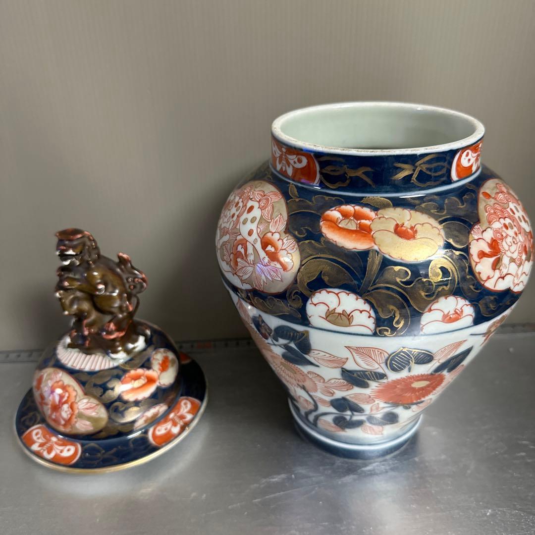 古伊万里、染錦、獅子、花絵、沈香壺、　塗り箱、付き、完品。