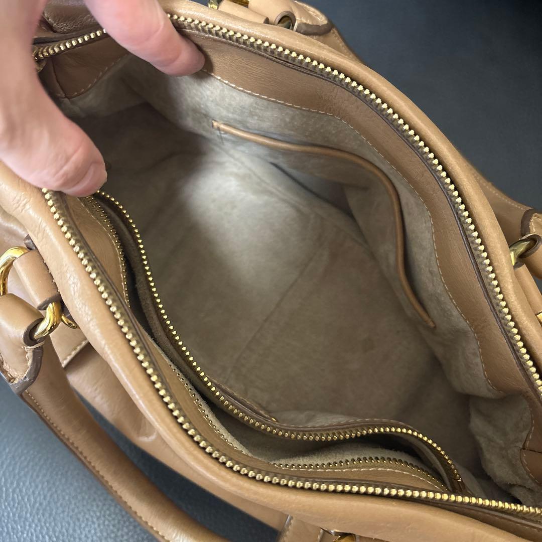 み*の様 PRADA ショルダーバッグ ベージュ ゴールド金具