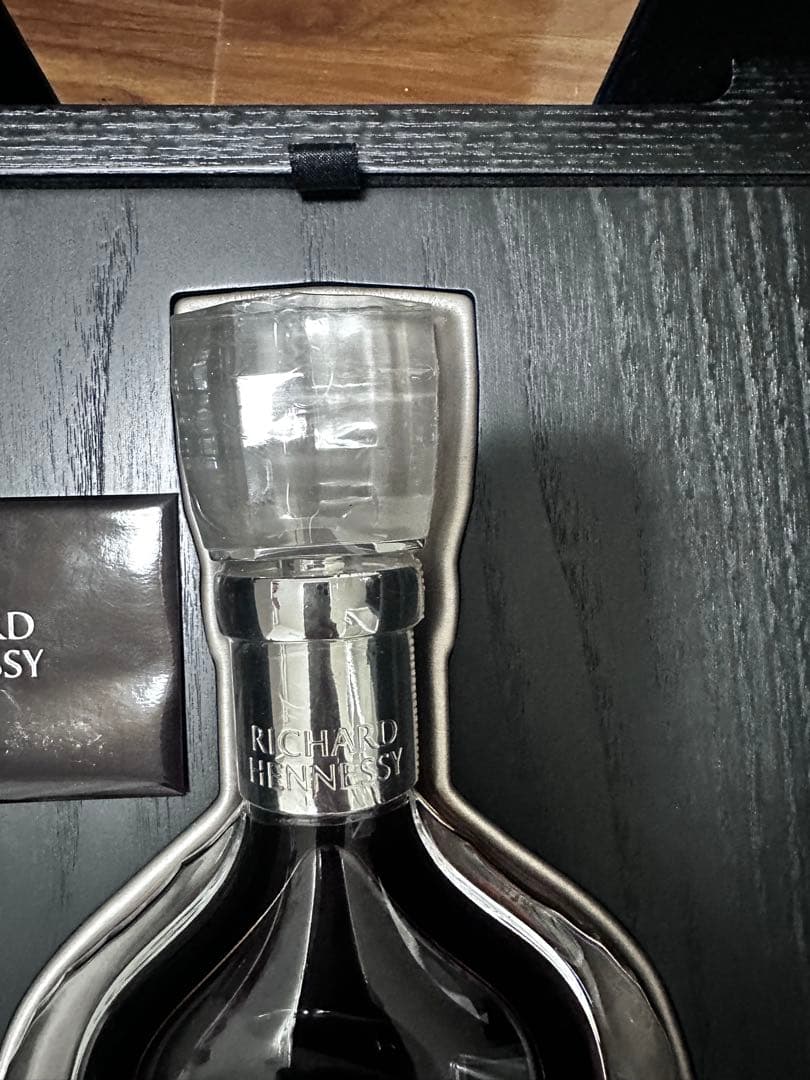 新品　Richard Hennessy
