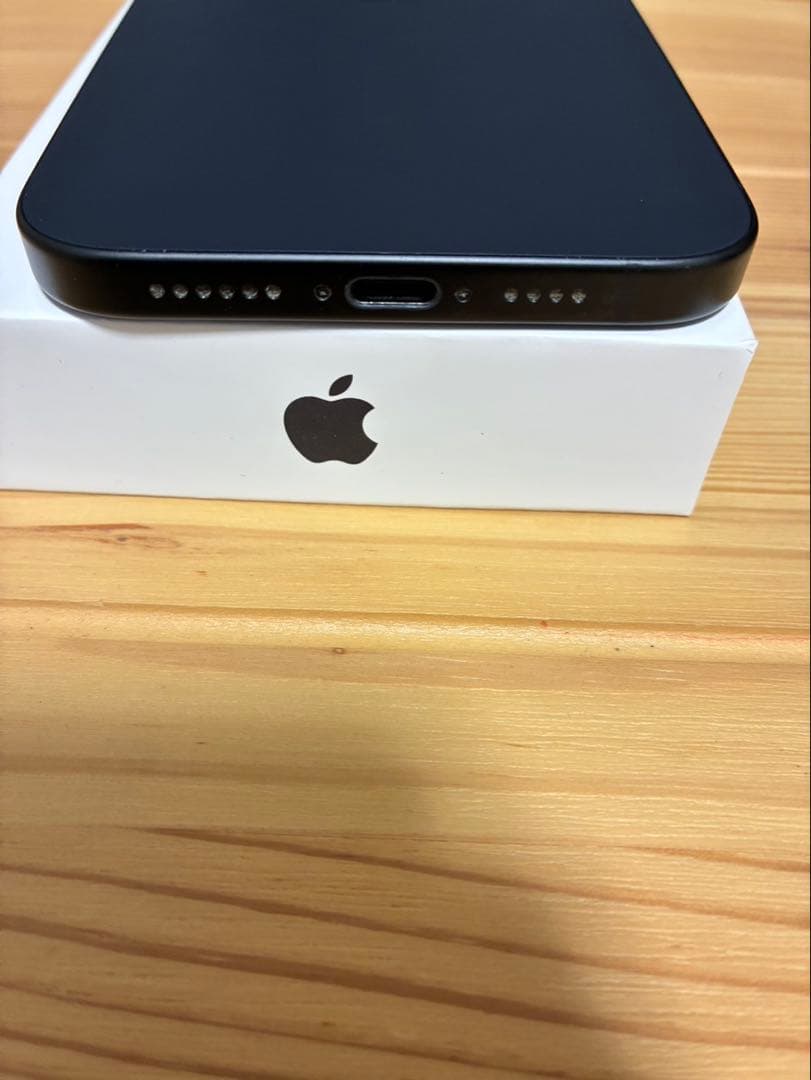 iPhone15plus128GBブラックsimフリー　バッテリー87%