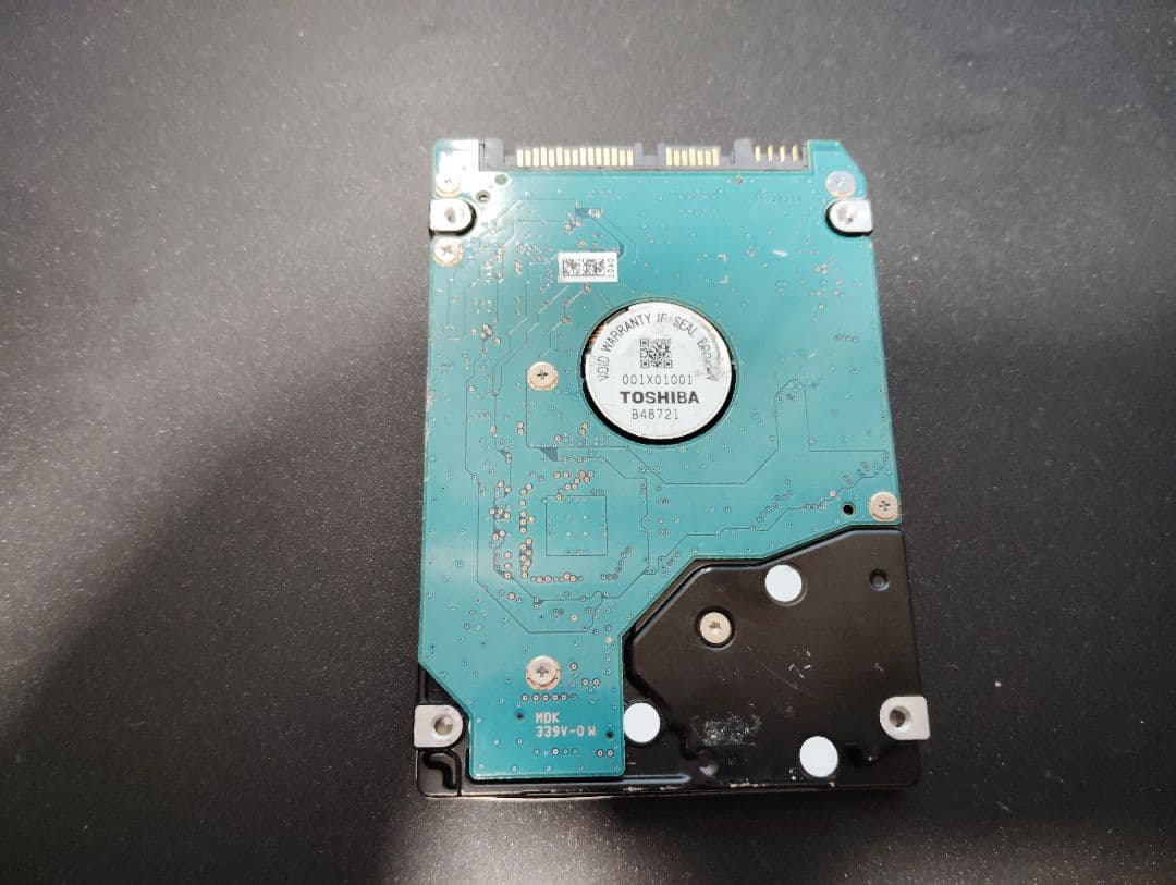 ジャンクTOSHIBA 750GB HDD 2.5インチ