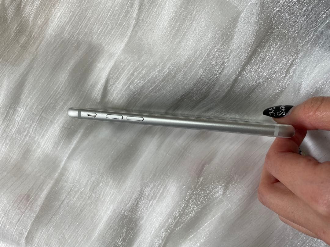 Apple iPhone 8 シルバー 本体