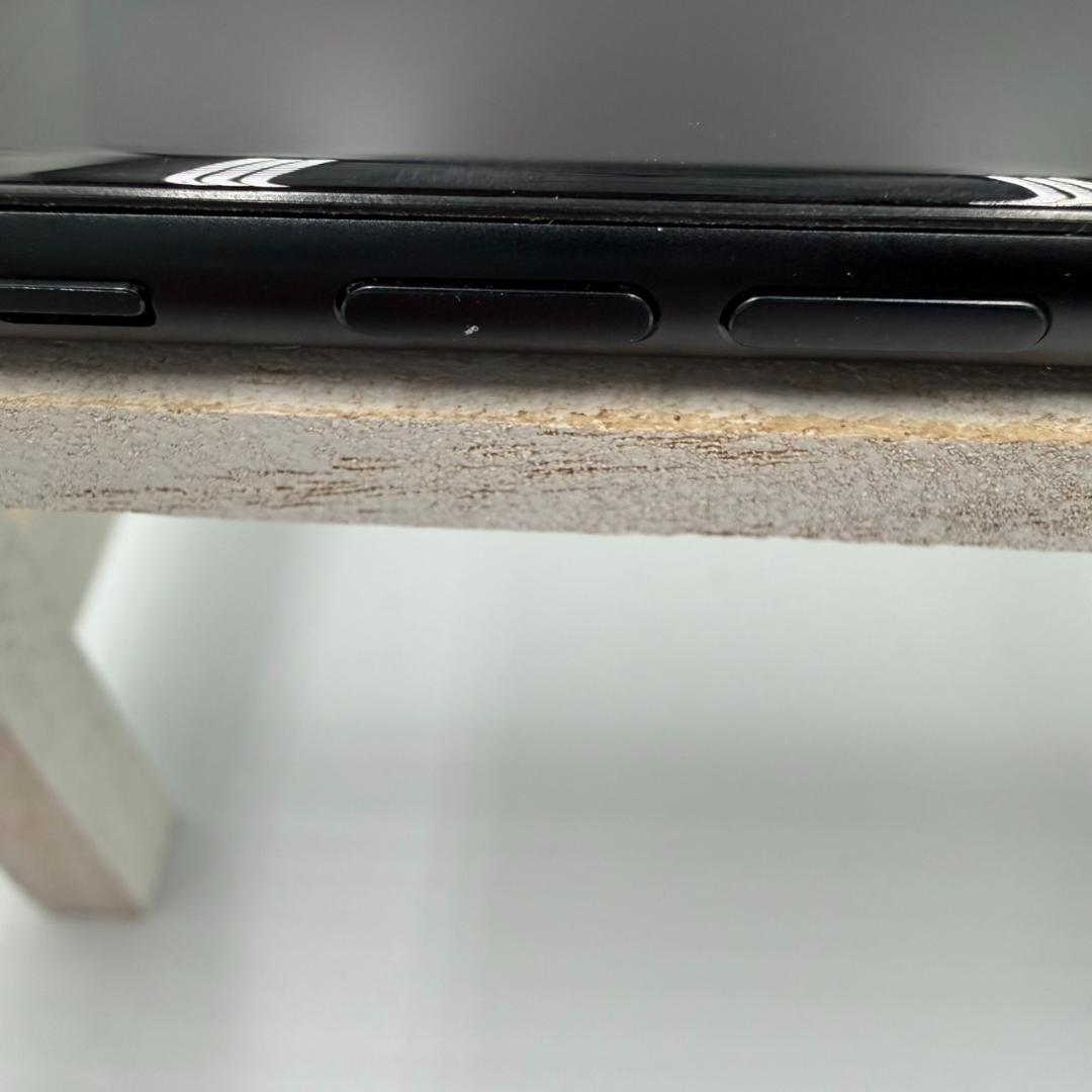 iPhone SE第3世代 64GB ミッドナイト 411