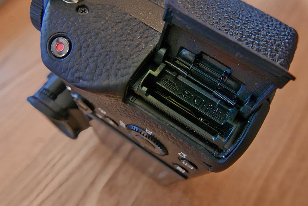 SONY α7 II ボディILCE-7M2 + 良好な純正バッテリー2個