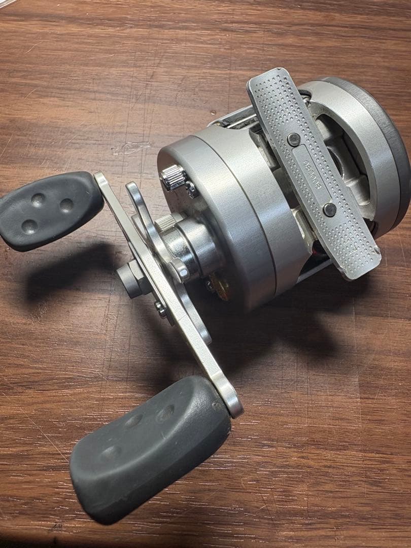 Abu モラム SX1601C 内部写真追加しました。