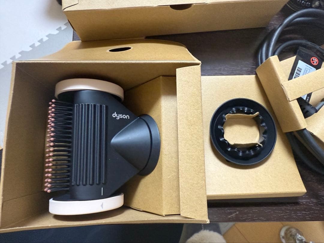 Dyson ヘアドライヤー セラミックピンク (HD16 VLP)