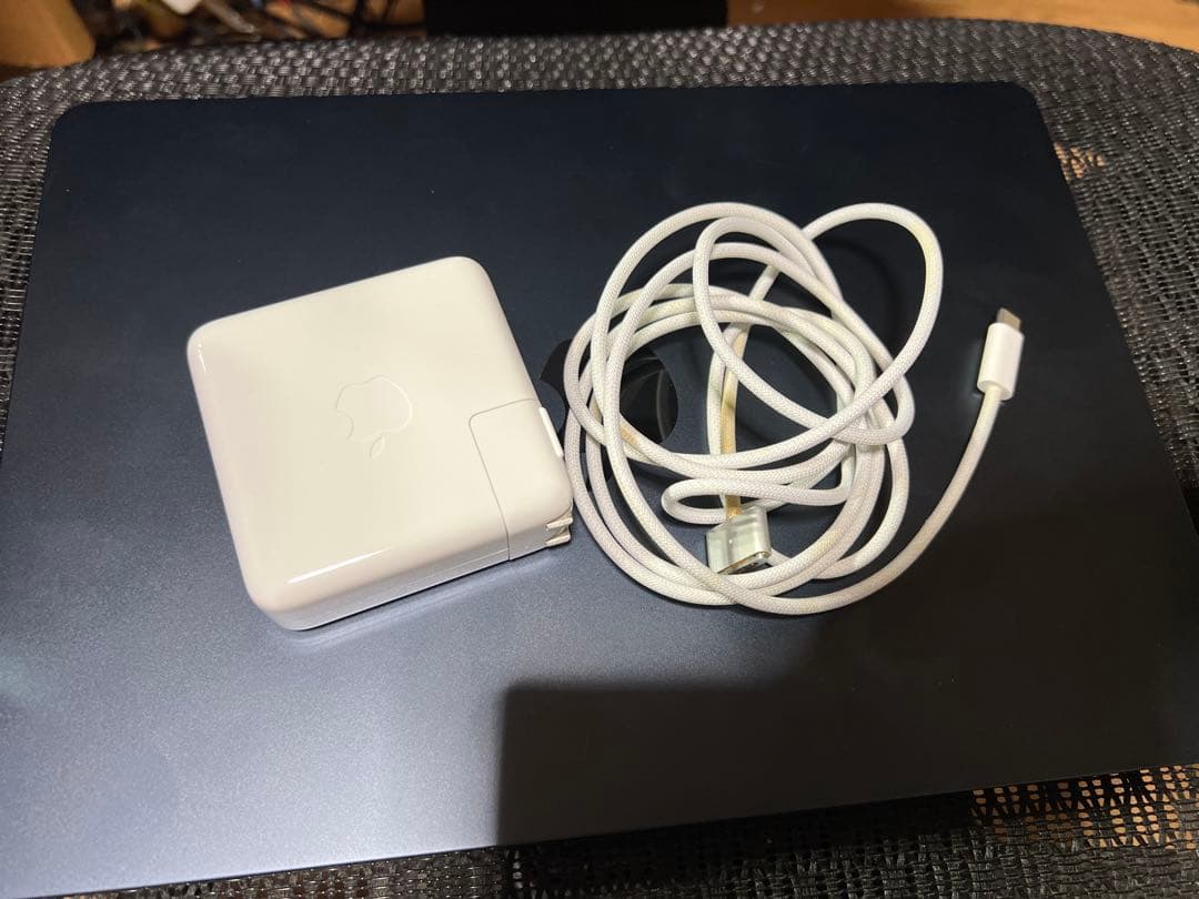 Apple MacBook Air M2 (2022) 本体