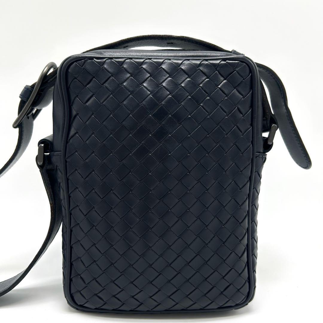 美品 ボッテガヴェネタ イントレチャート ショルダーバッグ レザー 紺色 メンズ