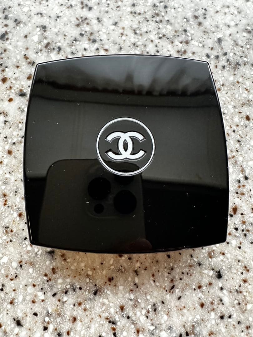 CHANELレ キャトル オンブル ツイード 04 ツイードブランエローズ