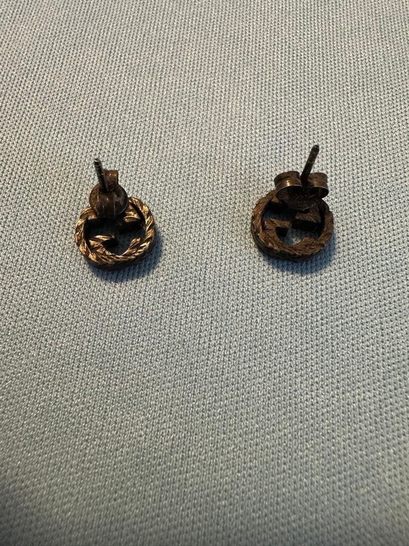 GUCCI　グッチ　ピアス　インターロッキング　GGロゴ