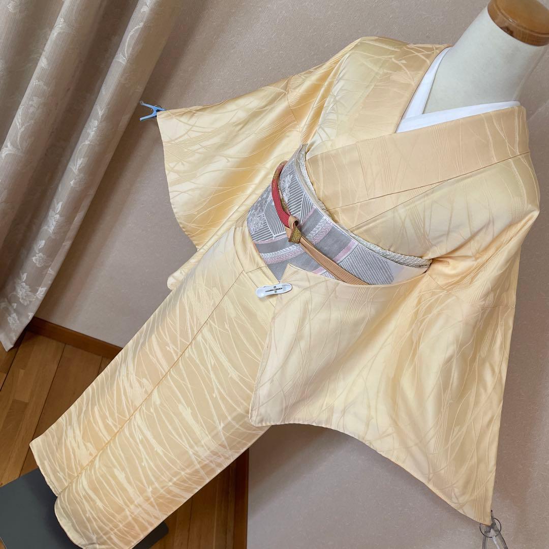 りんご　伊と幸謹製　優しい卵色の色無地