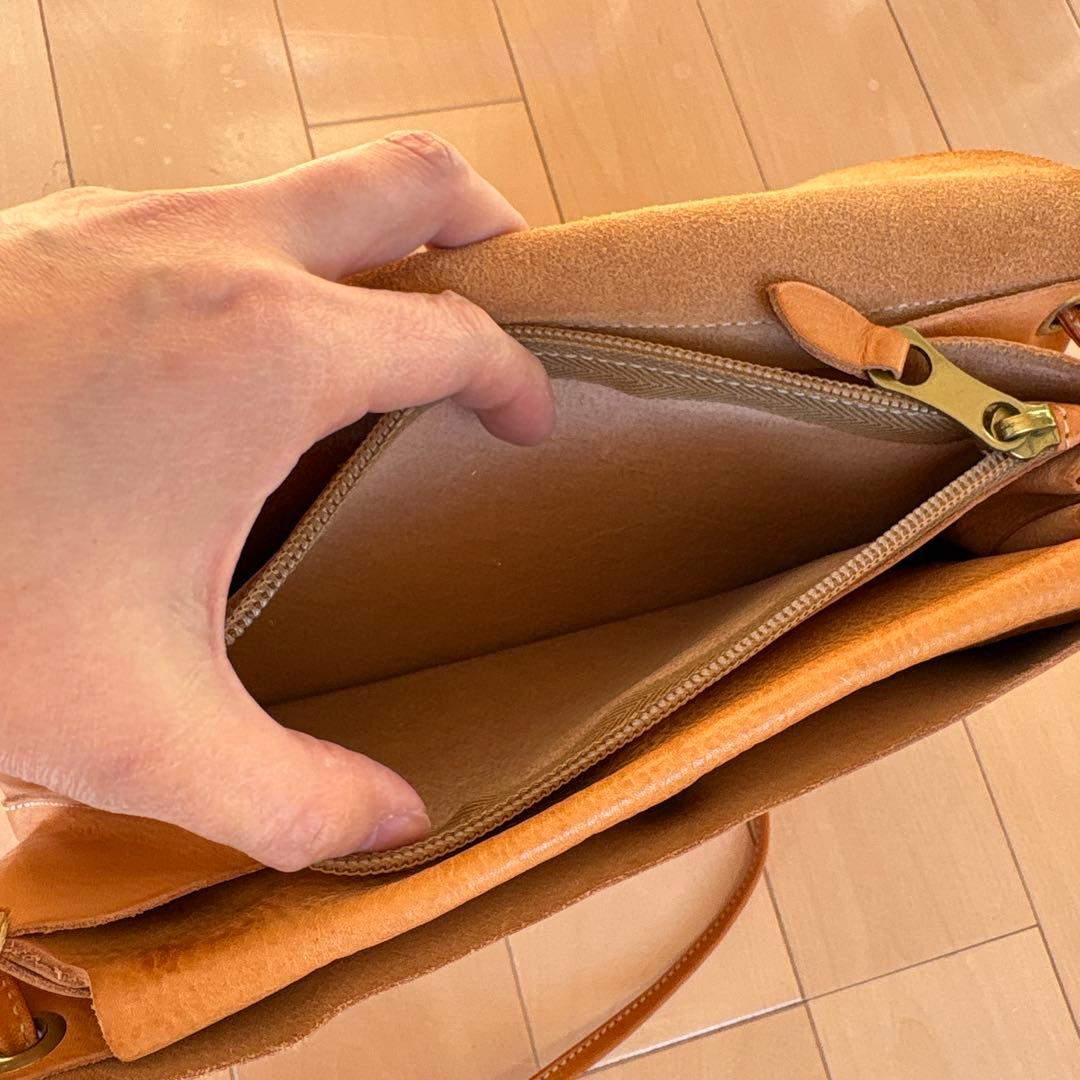 イルビゾンテ　レザーショルダーバッグ　革　カバン　鞄