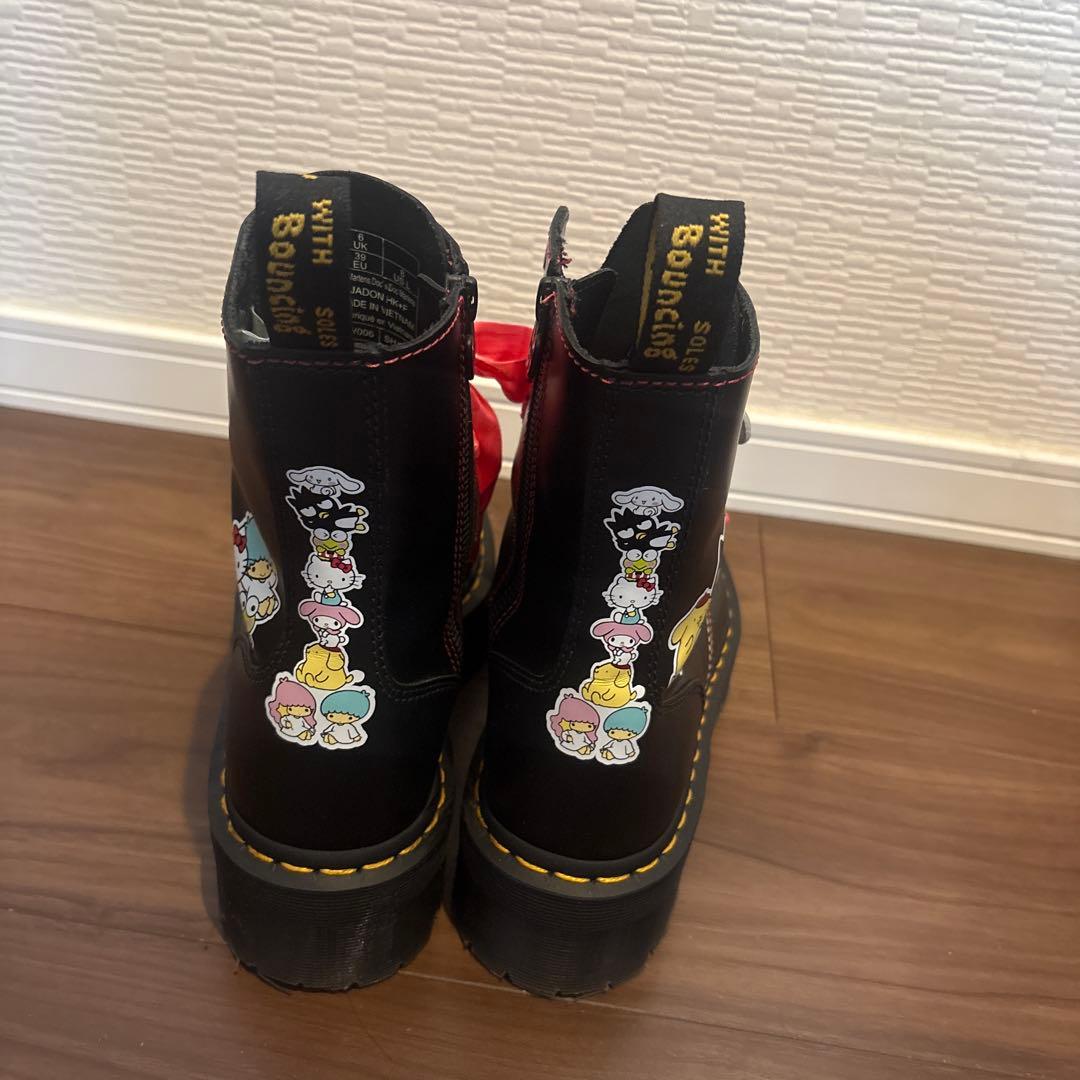 ドクターマーチン　サンリオ　UK6