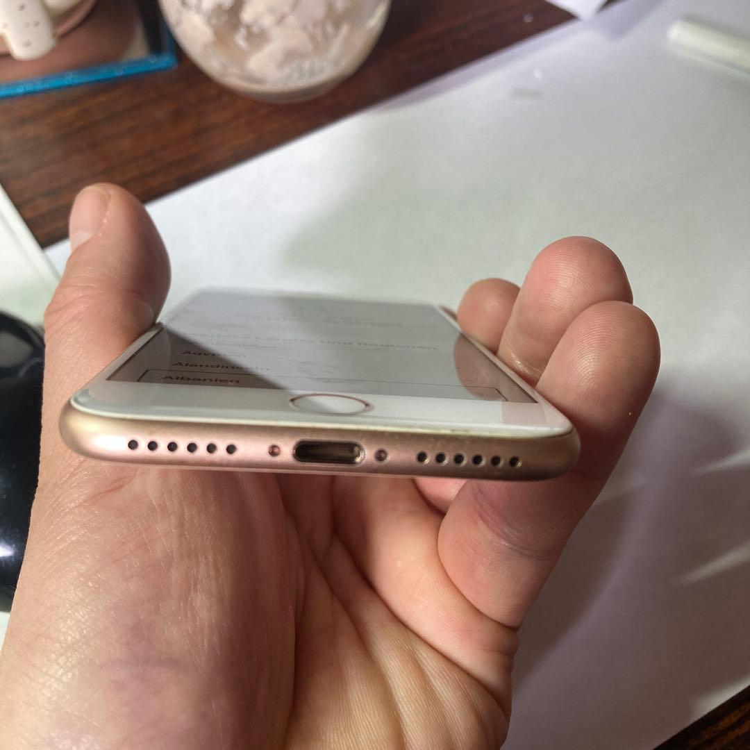 【iPhone8】64G ゴールド　SIMフリー