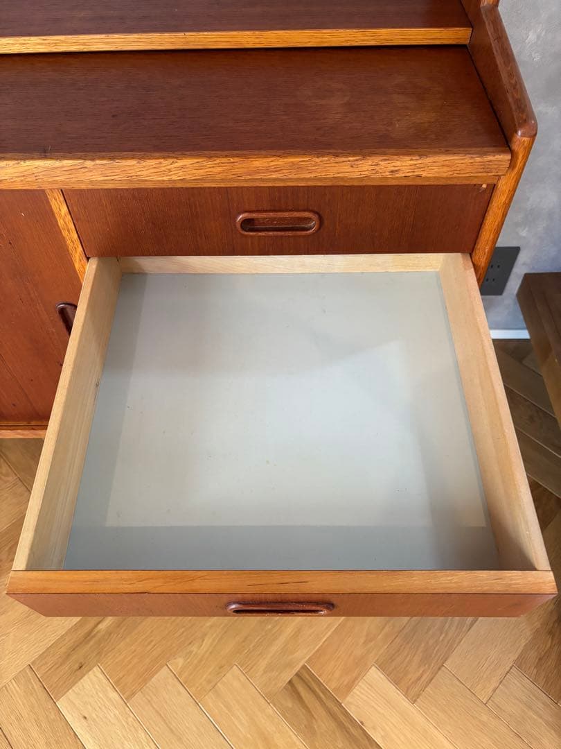 北欧アンティーク家具　オープンシェルフ