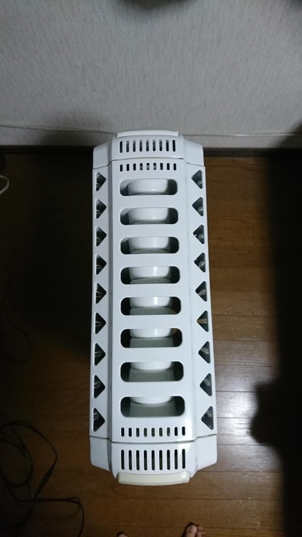 デロンギ　オイルヒータTDD0915W