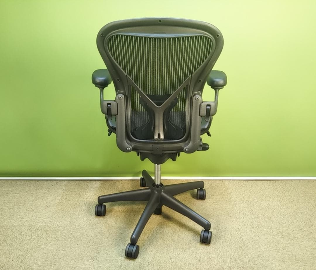 溶接エクレア　bk　アーロンチェア　Aサイズ　フル装備　レバー式可動肘