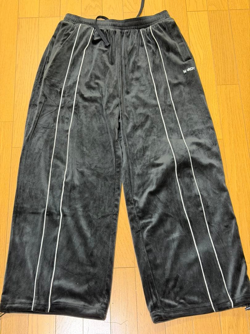 ウォーキング・ランニングウェア NERDY VELOUR PIPING TRACK PANTS