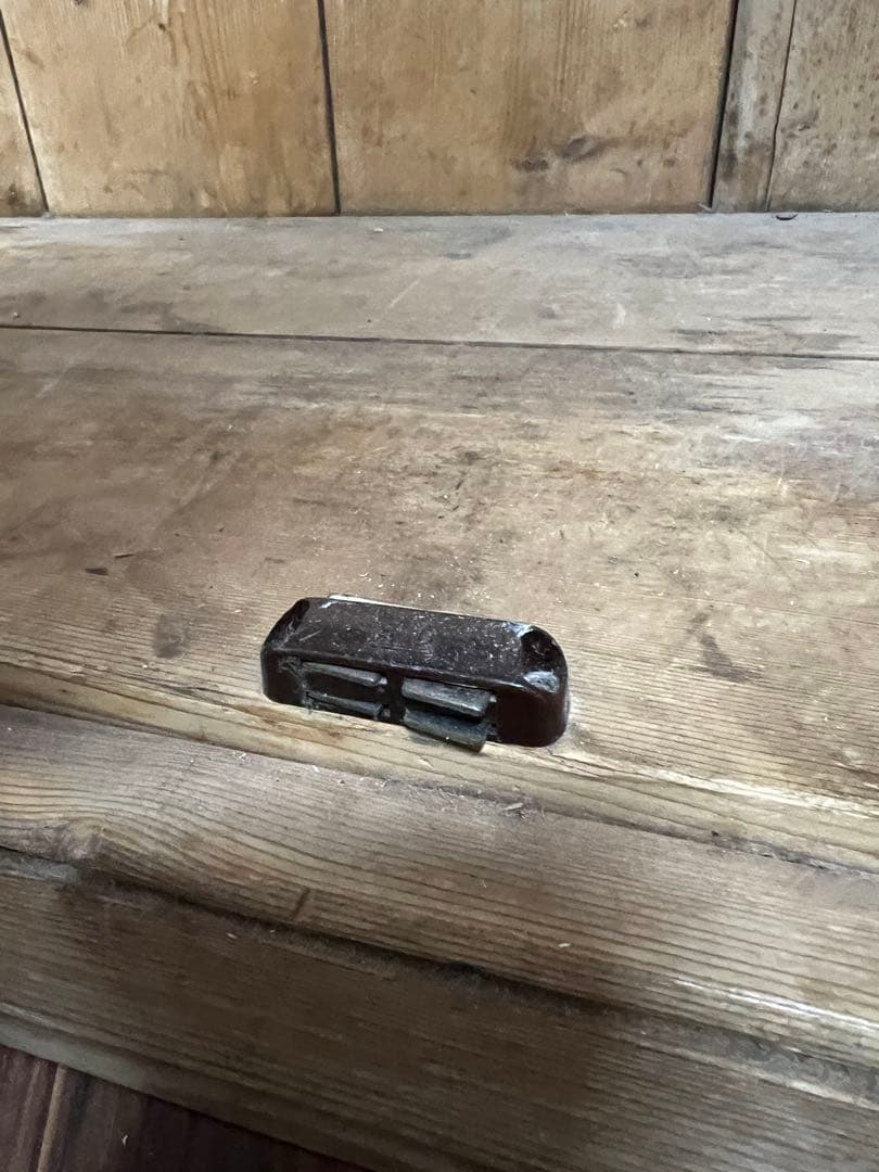 最終ギリギリ値下げ ベルギー製？ 高級感 ヴィンテージの木製収納キャビネット