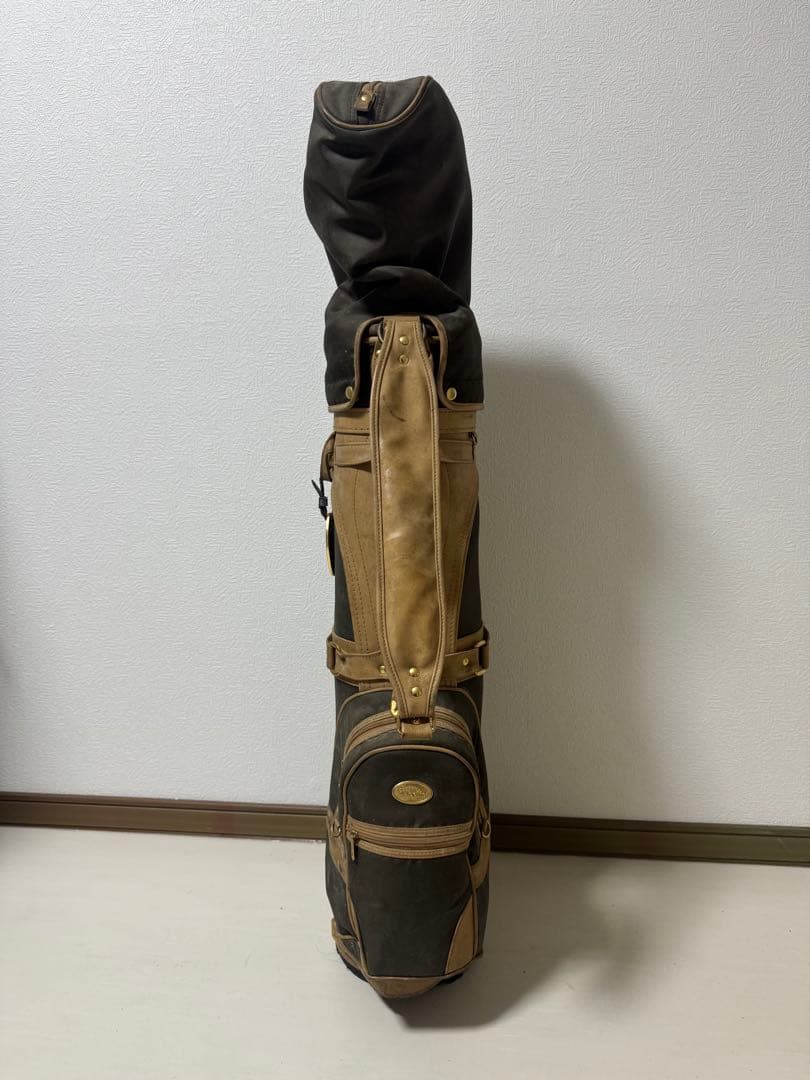 ゴルフバッグ・キャディバッグ ブラウンと黒
