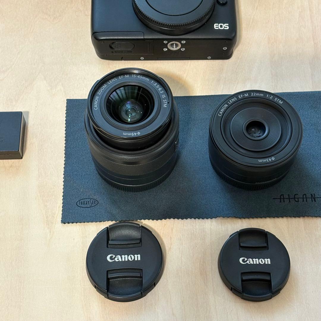 【極美品】Canon キヤノン ミラーレス一眼カメラ EOS M10レンズ2 黒