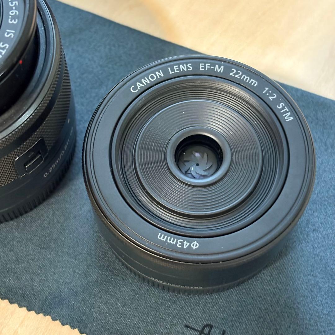 【極美品】Canon キヤノン ミラーレス一眼カメラ EOS M10レンズ2 黒